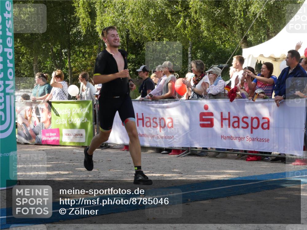 07.09.2025 - 19. Norderstedt Triathlon Zöllner http://msf.ph/oto/8785046 07.09.2025 12:33:41 Ziel 801, 1223 meine-sportfotos.de