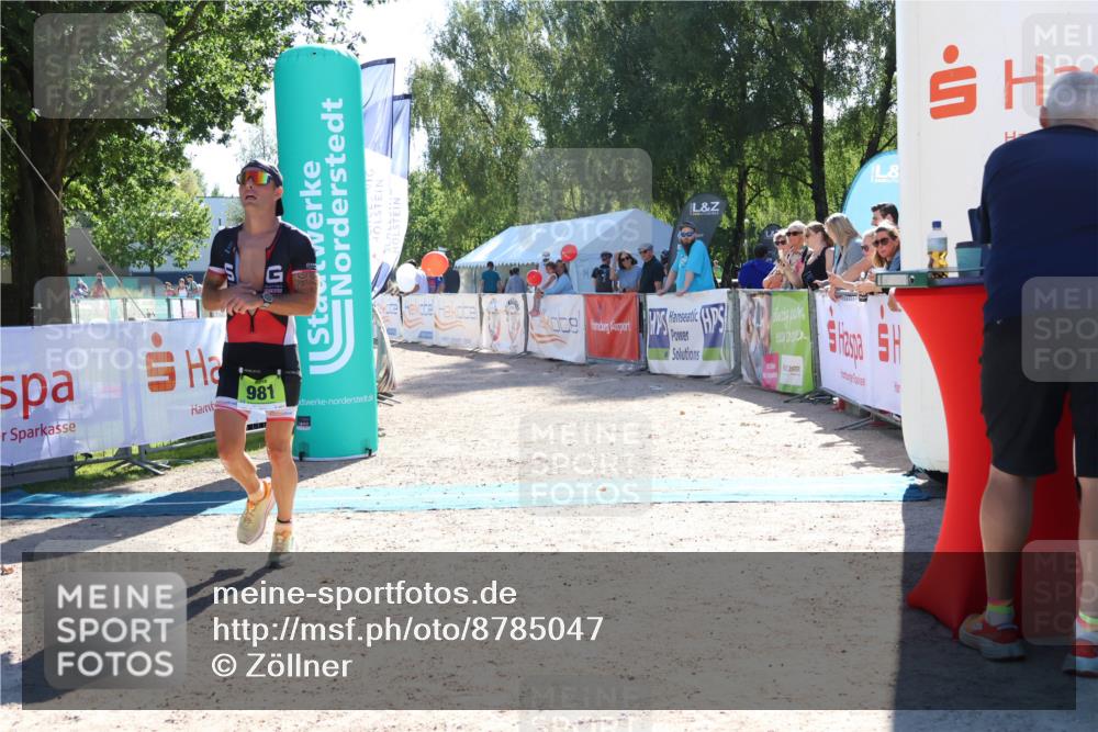 07.09.2025 - 19. Norderstedt Triathlon Zöllner http://msf.ph/oto/8785047 07.09.2025 15:26:20 Ziel 981 meine-sportfotos.de