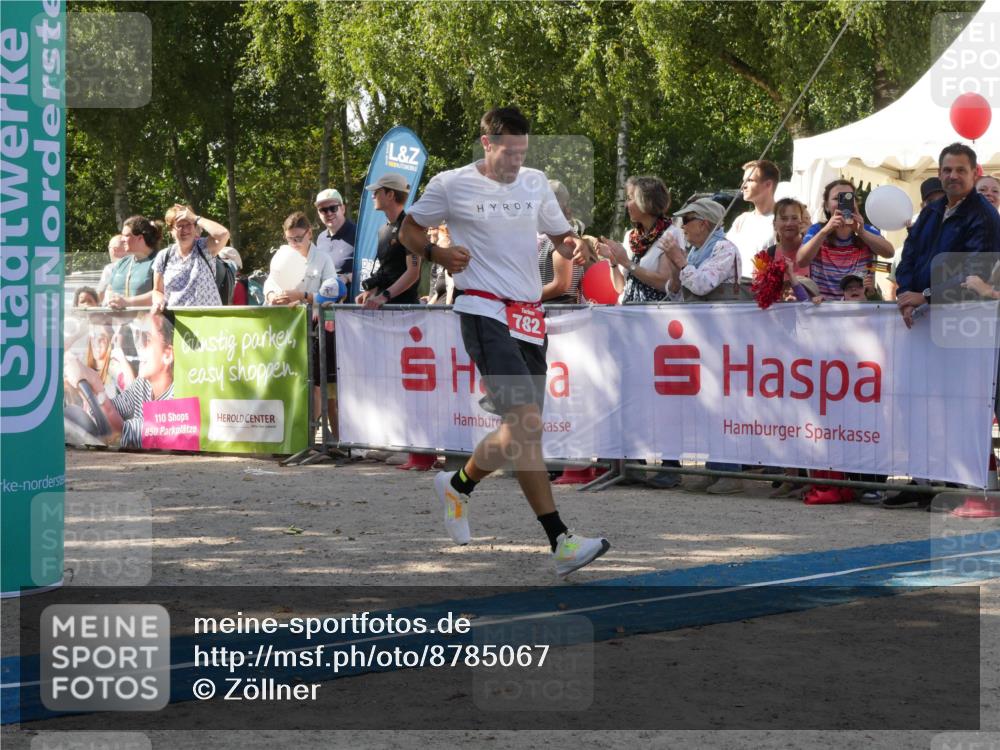 07.09.2025 - 19. Norderstedt Triathlon Zöllner http://msf.ph/oto/8785067 07.09.2025 12:33:47 Ziel 191, 782, 801, 1223, 1265 meine-sportfotos.de