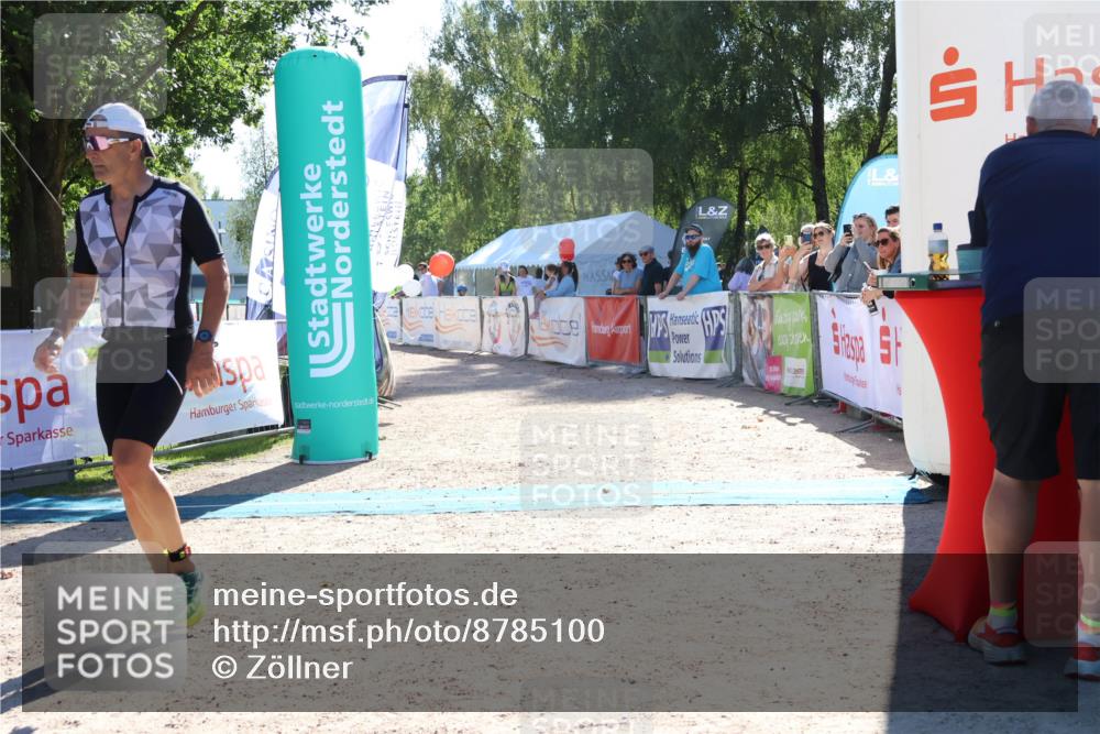 07.09.2025 - 19. Norderstedt Triathlon Zöllner http://msf.ph/oto/8785100 07.09.2025 15:26:53 Ziel 958, 964 meine-sportfotos.de