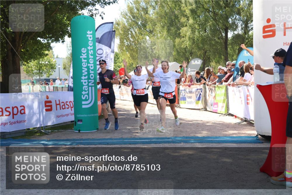 07.09.2025 - 19. Norderstedt Triathlon Zöllner http://msf.ph/oto/8785103 07.09.2025 13:14:14 Ziel 139, 302, 780, 1277, 1293 meine-sportfotos.de