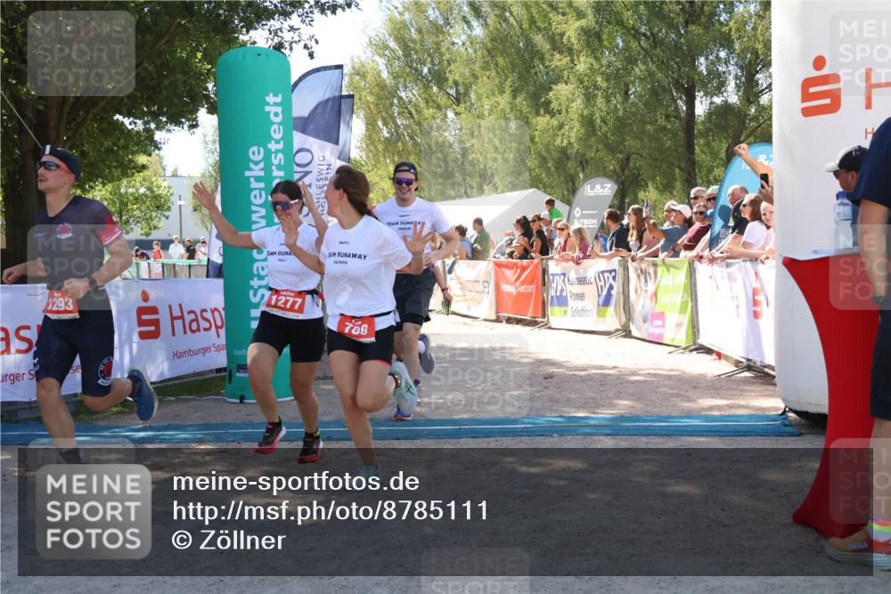 07.09.2025 - 19. Norderstedt Triathlon Zöllner http://msf.ph/oto/8785111 07.09.2025 13:14:15 Ziel 139, 302, 780, 1277, 1293 meine-sportfotos.de
