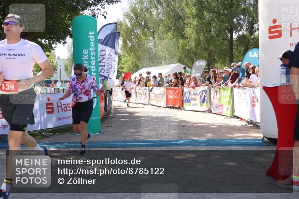 07.09.2025 - 19. Norderstedt Triathlon Zöllner http://msf.ph/oto/8785122 07.09.2025 13:14:16 Ziel 139, 302, 780, 827, 1277, 1293, 1398 meine-sportfotos.de