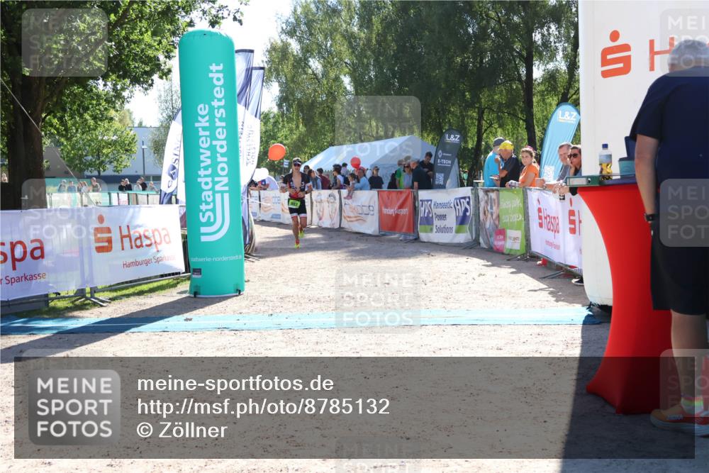 07.09.2025 - 19. Norderstedt Triathlon Zöllner http://msf.ph/oto/8785132 07.09.2025 15:28:27 Ziel 983 meine-sportfotos.de