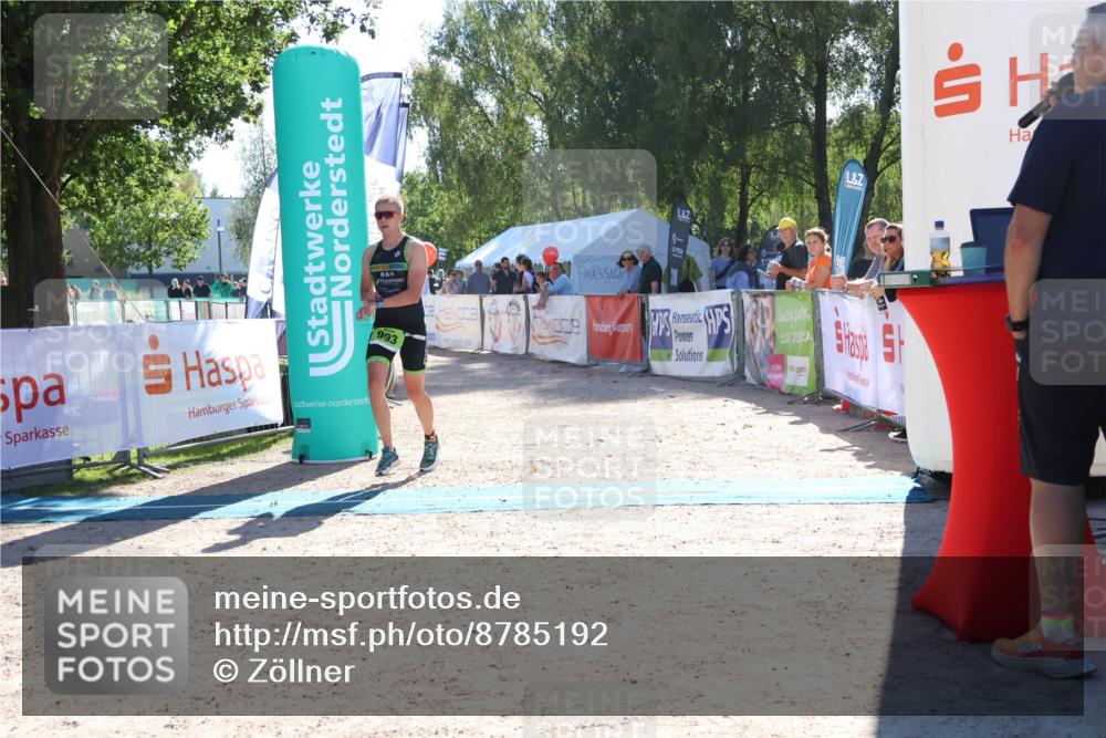 07.09.2025 - 19. Norderstedt Triathlon Zöllner http://msf.ph/oto/8785192 07.09.2025 15:28:36 Ziel 983, 993 meine-sportfotos.de