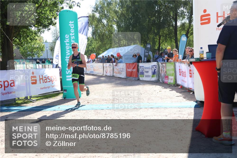 07.09.2025 - 19. Norderstedt Triathlon Zöllner http://msf.ph/oto/8785196 07.09.2025 15:28:36 Ziel 983, 993 meine-sportfotos.de