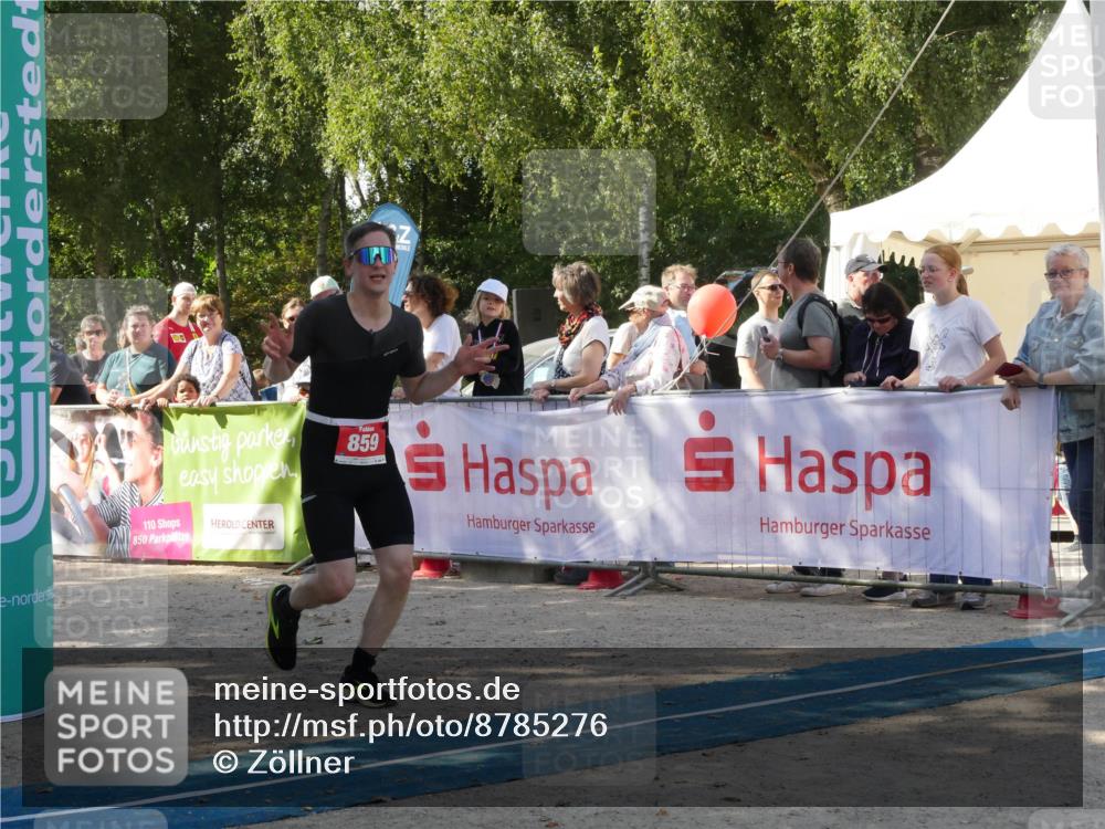 07.09.2025 - 19. Norderstedt Triathlon Zöllner http://msf.ph/oto/8785276 07.09.2025 12:38:33 Ziel 136, 859 meine-sportfotos.de
