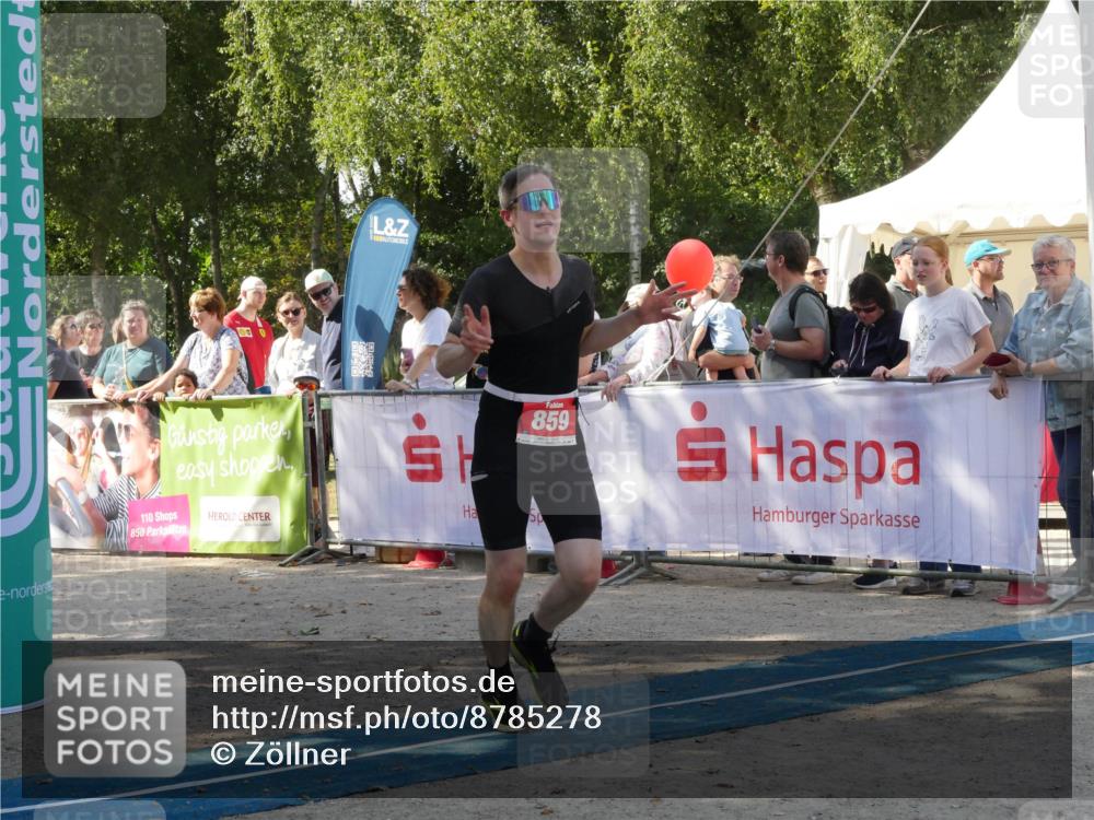 07.09.2025 - 19. Norderstedt Triathlon Zöllner http://msf.ph/oto/8785278 07.09.2025 12:38:33 Ziel 136, 859 meine-sportfotos.de