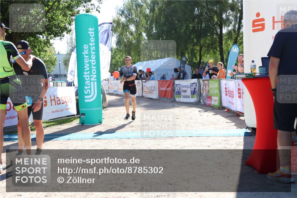 07.09.2025 - 19. Norderstedt Triathlon Zöllner http://msf.ph/oto/8785302 07.09.2025 15:29:25 Ziel 394, 990 meine-sportfotos.de