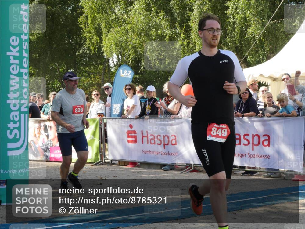 07.09.2025 - 19. Norderstedt Triathlon Zöllner http://msf.ph/oto/8785321 07.09.2025 12:39:44 Ziel 826, 849 meine-sportfotos.de
