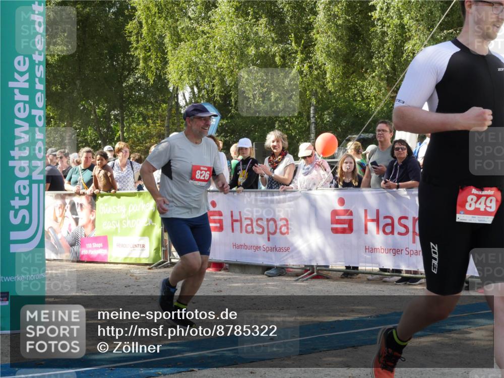 07.09.2025 - 19. Norderstedt Triathlon Zöllner http://msf.ph/oto/8785322 07.09.2025 12:39:44 Ziel 826, 849 meine-sportfotos.de