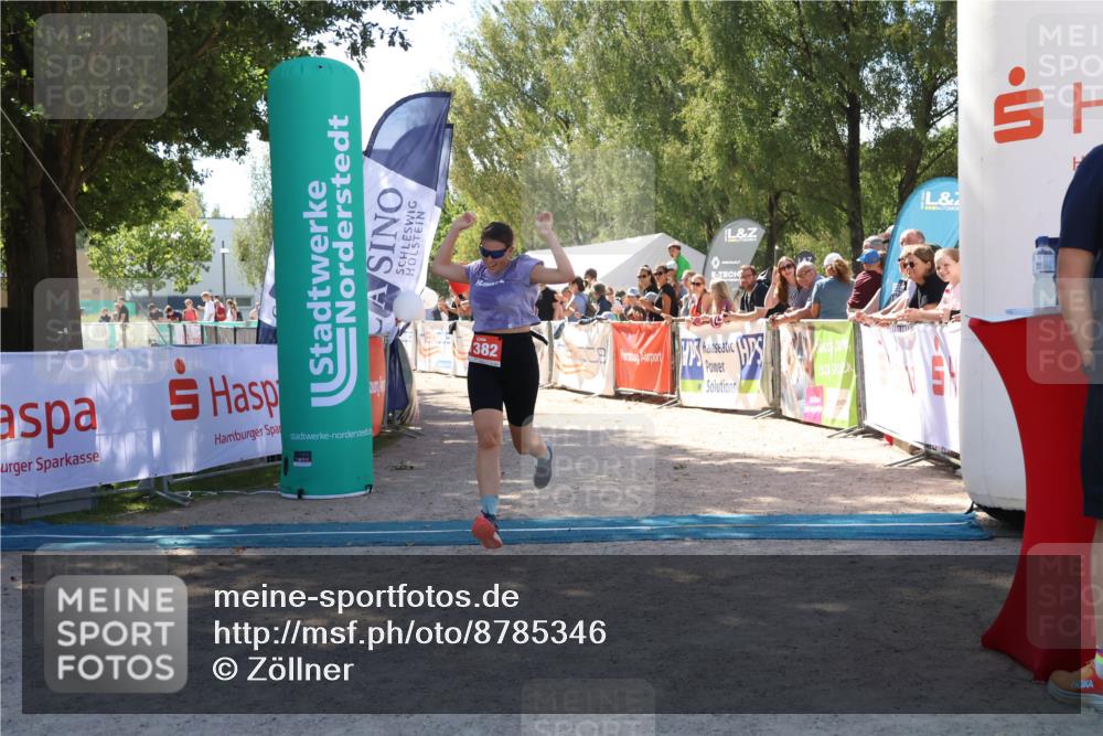 07.09.2025 - 19. Norderstedt Triathlon Zöllner http://msf.ph/oto/8785346 07.09.2025 13:15:22 Ziel 176, 308, 1382 meine-sportfotos.de