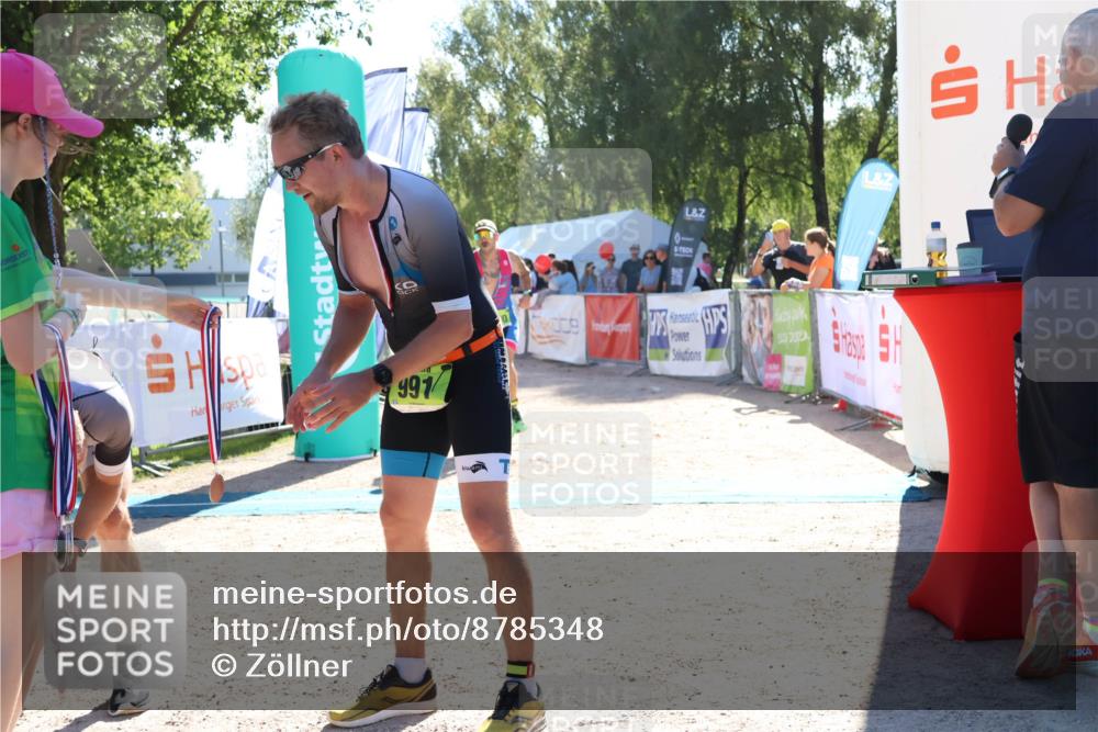 07.09.2025 - 19. Norderstedt Triathlon Zöllner http://msf.ph/oto/8785348 07.09.2025 15:29:40 Ziel 1020, 1027 meine-sportfotos.de