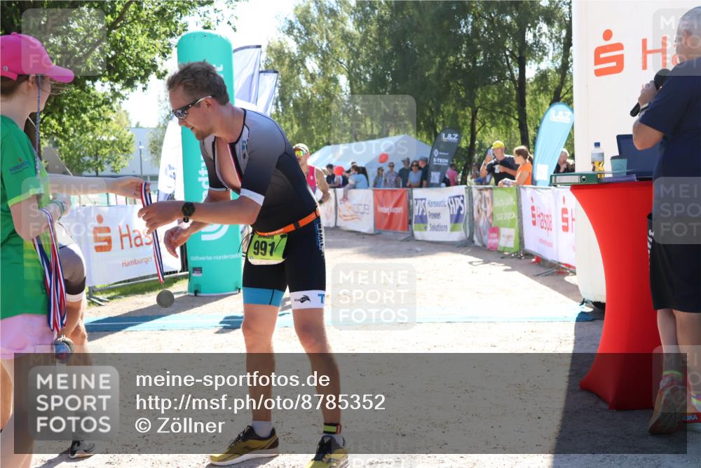 07.09.2025 - 19. Norderstedt Triathlon Zöllner http://msf.ph/oto/8785352 07.09.2025 15:29:40 Ziel 1020, 1027 meine-sportfotos.de