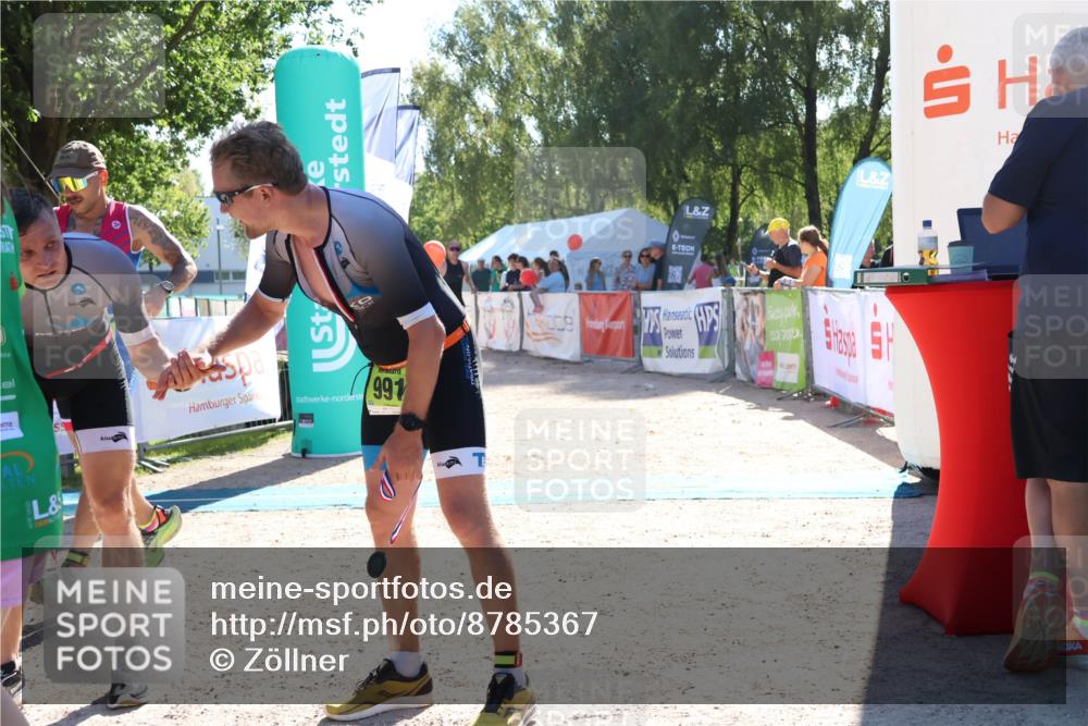 07.09.2025 - 19. Norderstedt Triathlon Zöllner http://msf.ph/oto/8785367 07.09.2025 15:29:42 Ziel 1020, 1027 meine-sportfotos.de