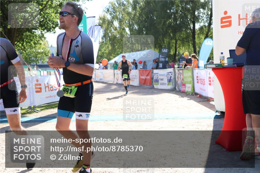 07.09.2025 - 19. Norderstedt Triathlon Zöllner http://msf.ph/oto/8785370 07.09.2025 15:29:43 Ziel 1020, 1027 meine-sportfotos.de