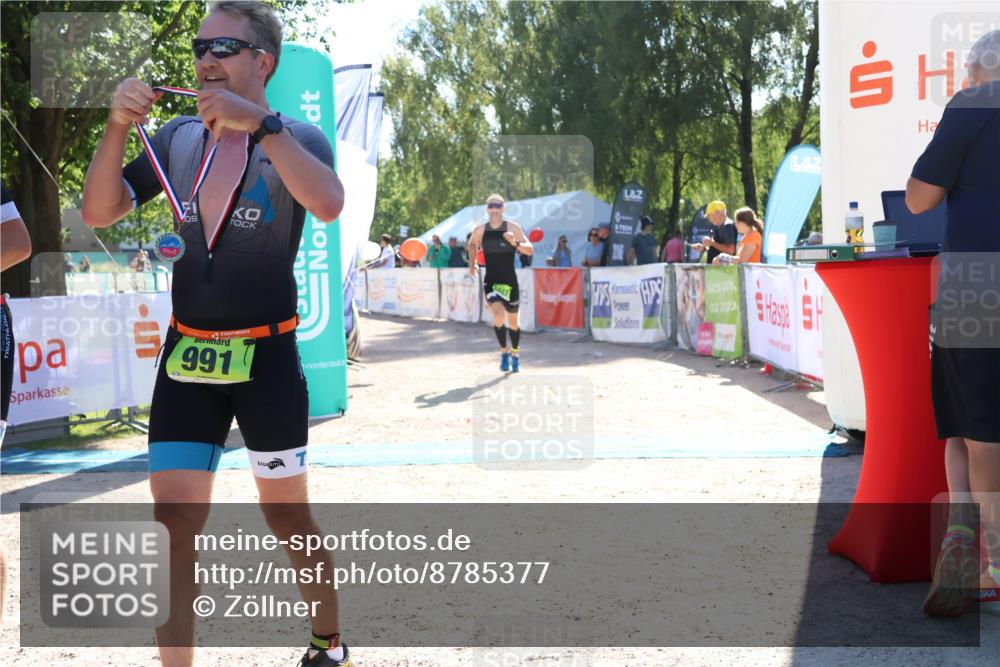 07.09.2025 - 19. Norderstedt Triathlon Zöllner http://msf.ph/oto/8785377 07.09.2025 15:29:43 Ziel 1020, 1027 meine-sportfotos.de