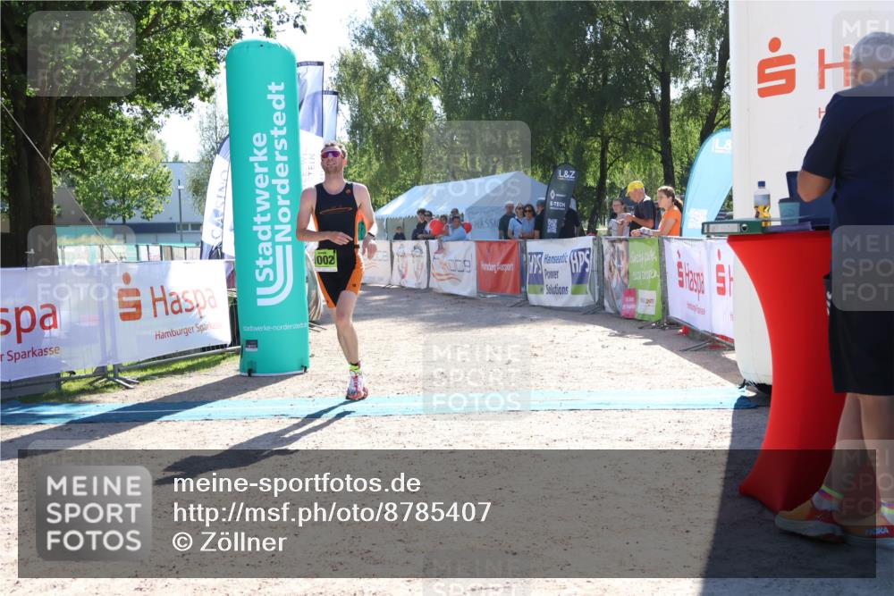 07.09.2025 - 19. Norderstedt Triathlon Zöllner http://msf.ph/oto/8785407 07.09.2025 15:29:52 Ziel 1002 meine-sportfotos.de