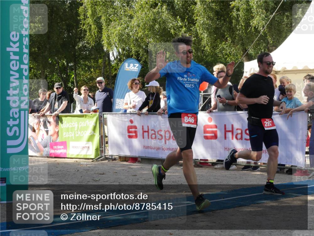 07.09.2025 - 19. Norderstedt Triathlon Zöllner http://msf.ph/oto/8785415 07.09.2025 12:42:04 Ziel 164, 287, 823, 846 meine-sportfotos.de