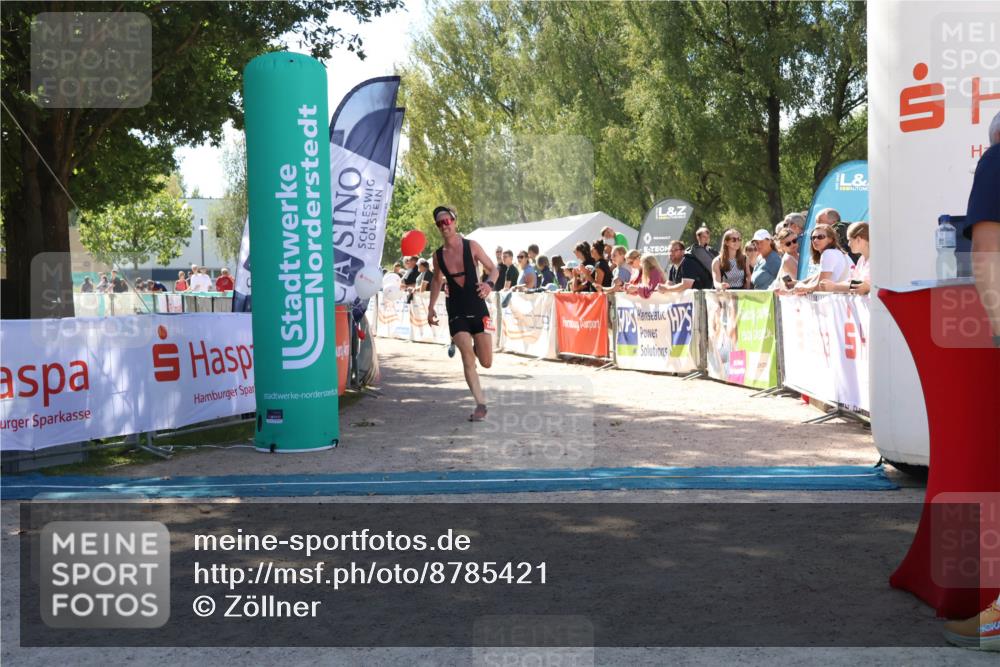 07.09.2025 - 19. Norderstedt Triathlon Zöllner http://msf.ph/oto/8785421 07.09.2025 13:16:03 Ziel 236, 1297 meine-sportfotos.de