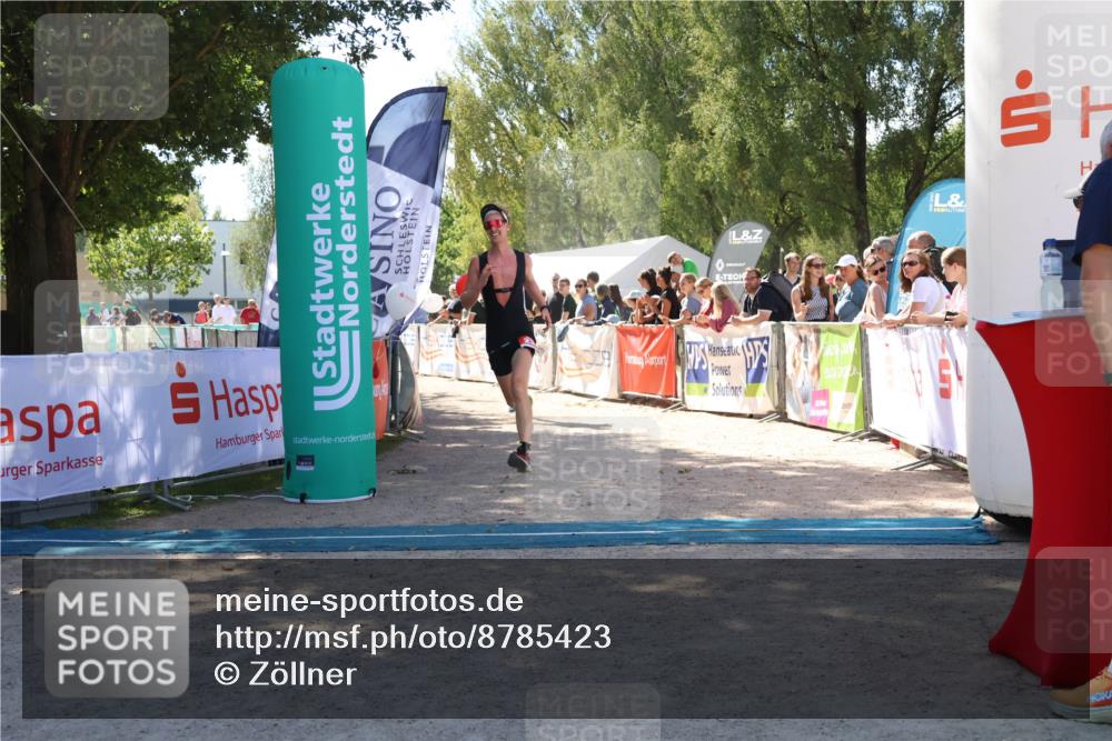 07.09.2025 - 19. Norderstedt Triathlon Zöllner http://msf.ph/oto/8785423 07.09.2025 13:16:03 Ziel 236, 1297 meine-sportfotos.de