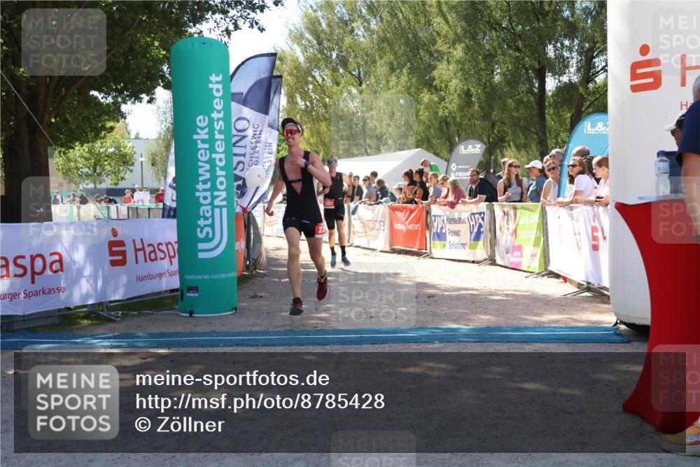 07.09.2025 - 19. Norderstedt Triathlon Zöllner http://msf.ph/oto/8785428 07.09.2025 13:16:04 Ziel 236, 1297 meine-sportfotos.de