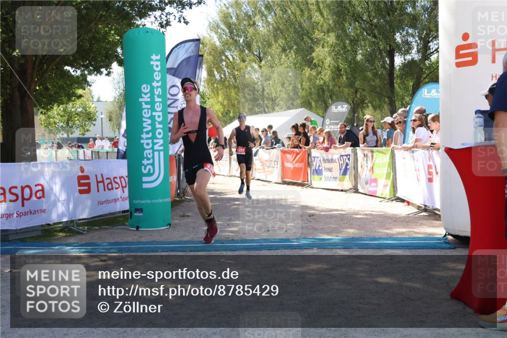 07.09.2025 - 19. Norderstedt Triathlon Zöllner http://msf.ph/oto/8785429 07.09.2025 13:16:04 Ziel 236, 1297 meine-sportfotos.de