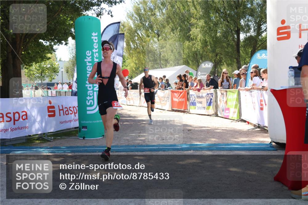07.09.2025 - 19. Norderstedt Triathlon Zöllner http://msf.ph/oto/8785433 07.09.2025 13:16:04 Ziel 236, 1297 meine-sportfotos.de