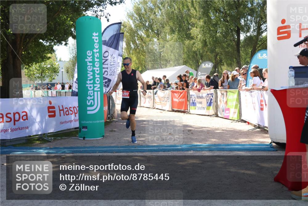 07.09.2025 - 19. Norderstedt Triathlon Zöllner http://msf.ph/oto/8785445 07.09.2025 13:16:05 Ziel 236, 1297 meine-sportfotos.de