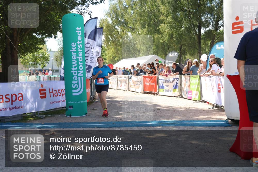 07.09.2025 - 19. Norderstedt Triathlon Zöllner http://msf.ph/oto/8785459 07.09.2025 13:16:11 Ziel 1252, 1297 meine-sportfotos.de