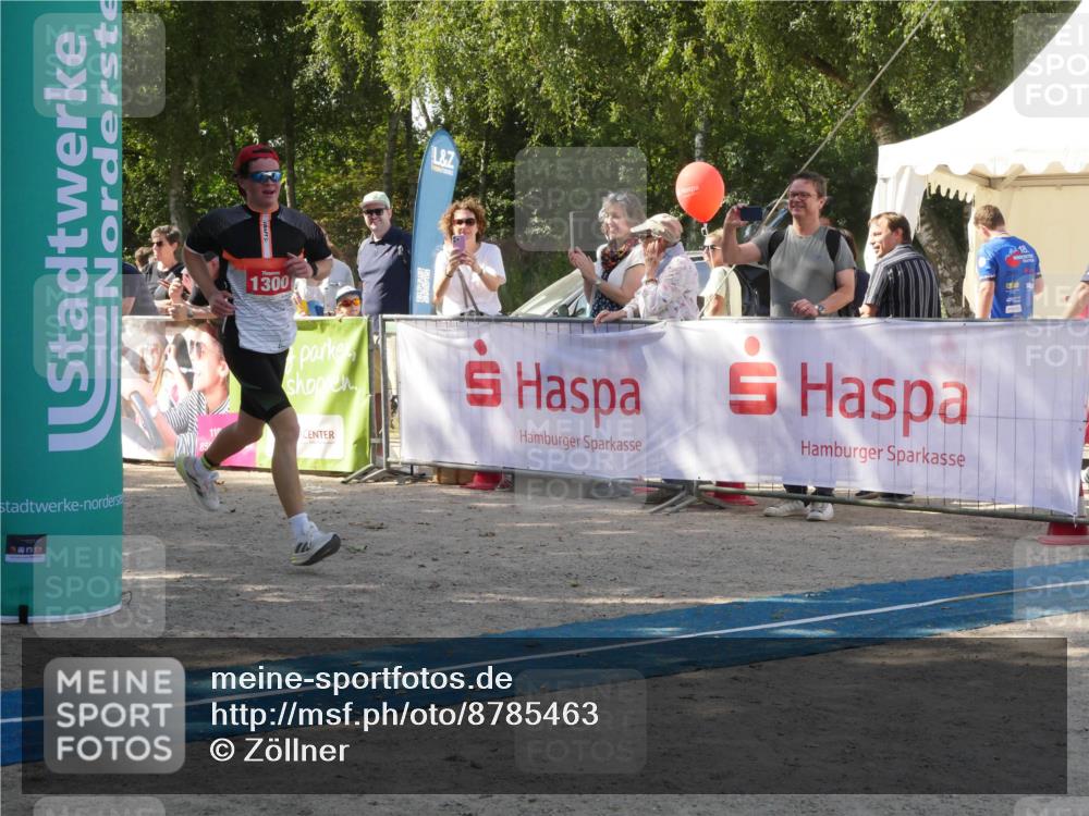 07.09.2025 - 19. Norderstedt Triathlon Zöllner http://msf.ph/oto/8785463 07.09.2025 12:42:39 Ziel 215, 1300 meine-sportfotos.de