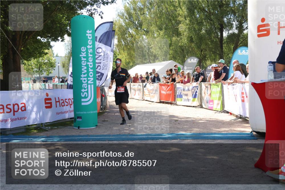 07.09.2025 - 19. Norderstedt Triathlon Zöllner http://msf.ph/oto/8785507 07.09.2025 13:16:56 Ziel 1238 meine-sportfotos.de