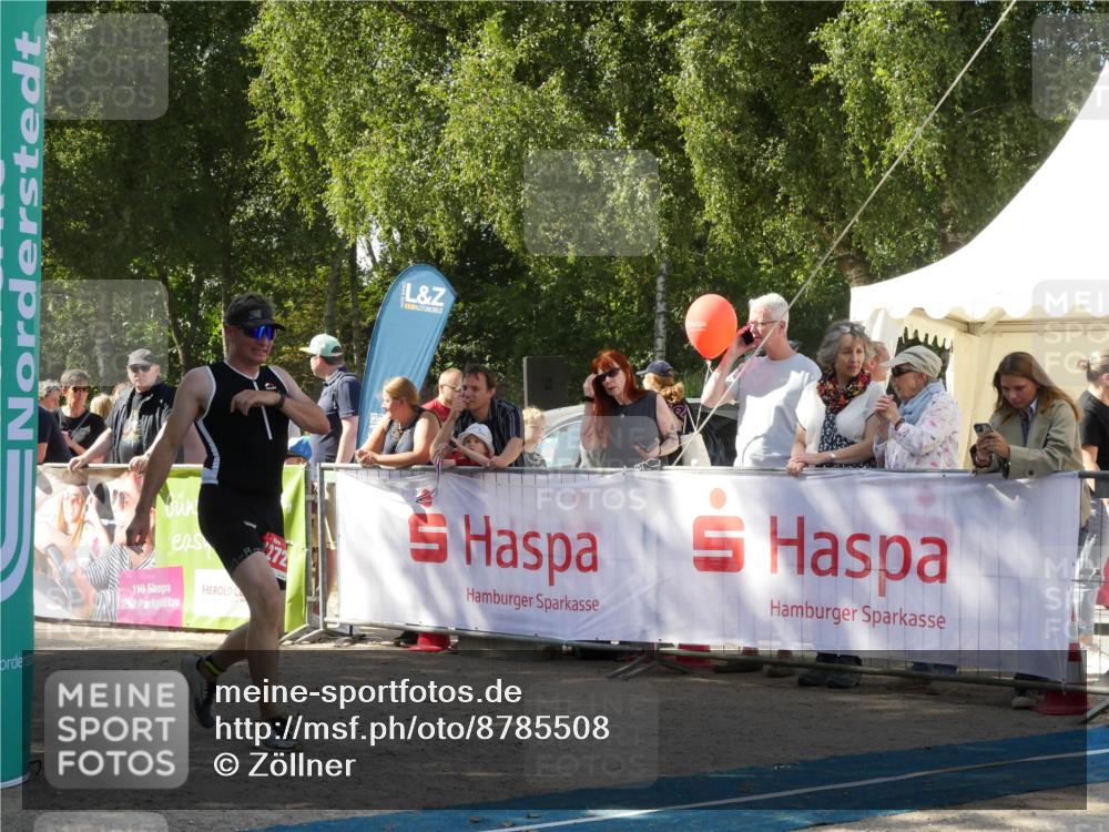 07.09.2025 - 19. Norderstedt Triathlon Zöllner http://msf.ph/oto/8785508 07.09.2025 12:45:52 Ziel 729, 1272 meine-sportfotos.de