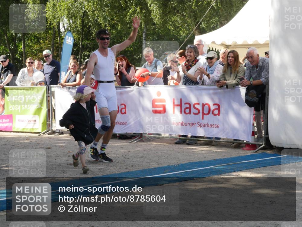 07.09.2025 - 19. Norderstedt Triathlon Zöllner http://msf.ph/oto/8785604 07.09.2025 12:47:14 Ziel 697 meine-sportfotos.de
