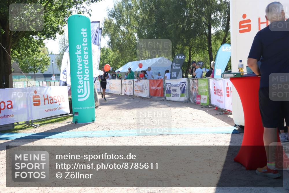 07.09.2025 - 19. Norderstedt Triathlon Zöllner http://msf.ph/oto/8785611 07.09.2025 15:32:32 Ziel 989 meine-sportfotos.de