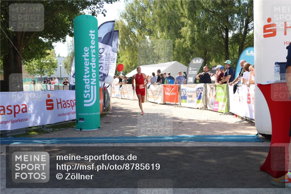 07.09.2025 - 19. Norderstedt Triathlon Zöllner http://msf.ph/oto/8785619 07.09.2025 13:18:19 Ziel 1216 meine-sportfotos.de