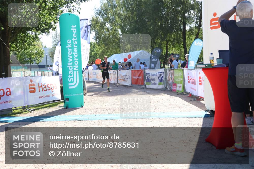07.09.2025 - 19. Norderstedt Triathlon Zöllner http://msf.ph/oto/8785631 07.09.2025 15:32:33 Ziel 989 meine-sportfotos.de