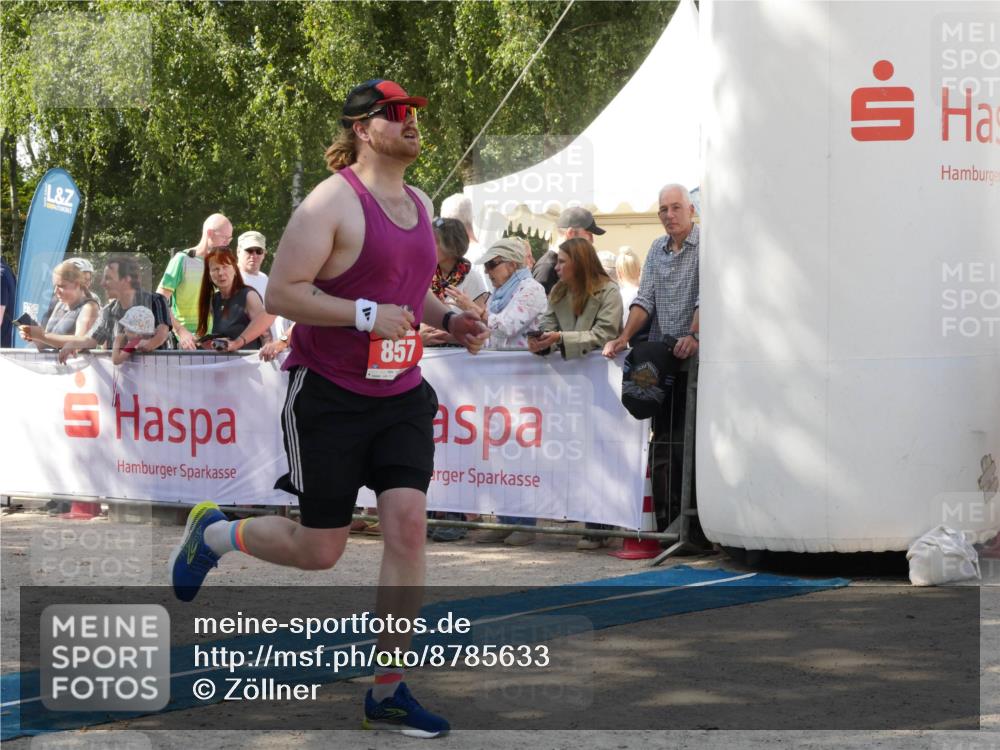 07.09.2025 - 19. Norderstedt Triathlon Zöllner http://msf.ph/oto/8785633 07.09.2025 12:48:16 Ziel 857 meine-sportfotos.de