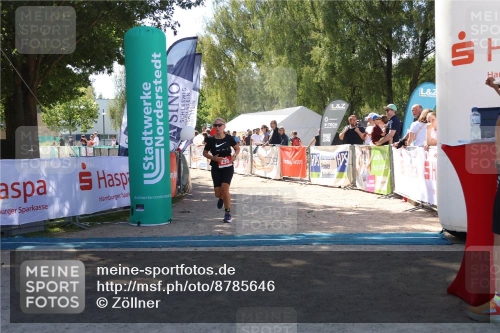 07.09.2025 - 19. Norderstedt Triathlon Zöllner http://msf.ph/oto/8785646 07.09.2025 13:18:27 Ziel 239 meine-sportfotos.de