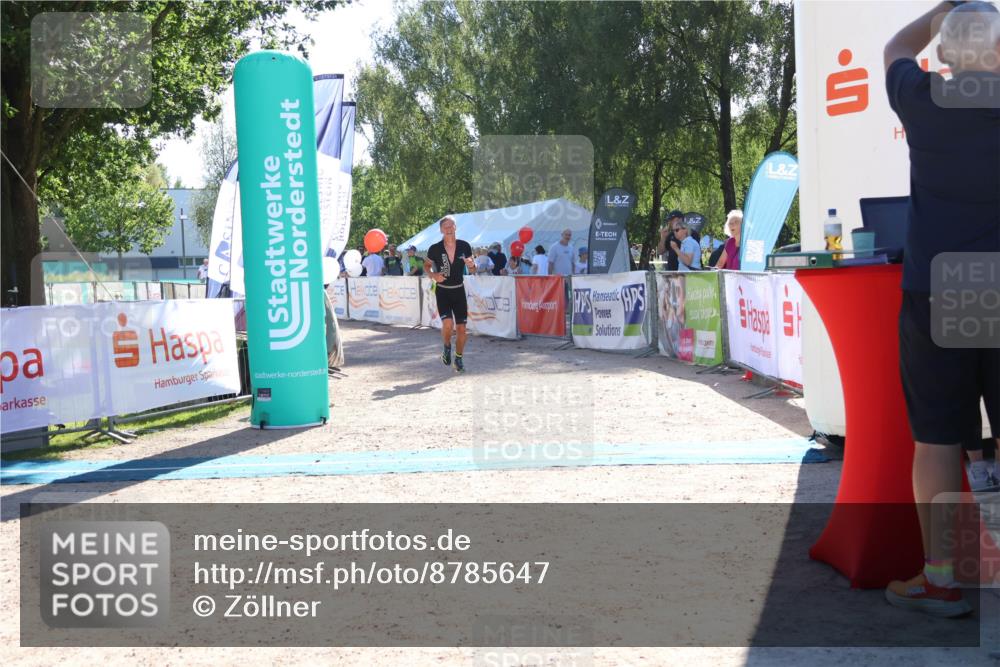 07.09.2025 - 19. Norderstedt Triathlon Zöllner http://msf.ph/oto/8785647 07.09.2025 15:32:34 Ziel 989 meine-sportfotos.de