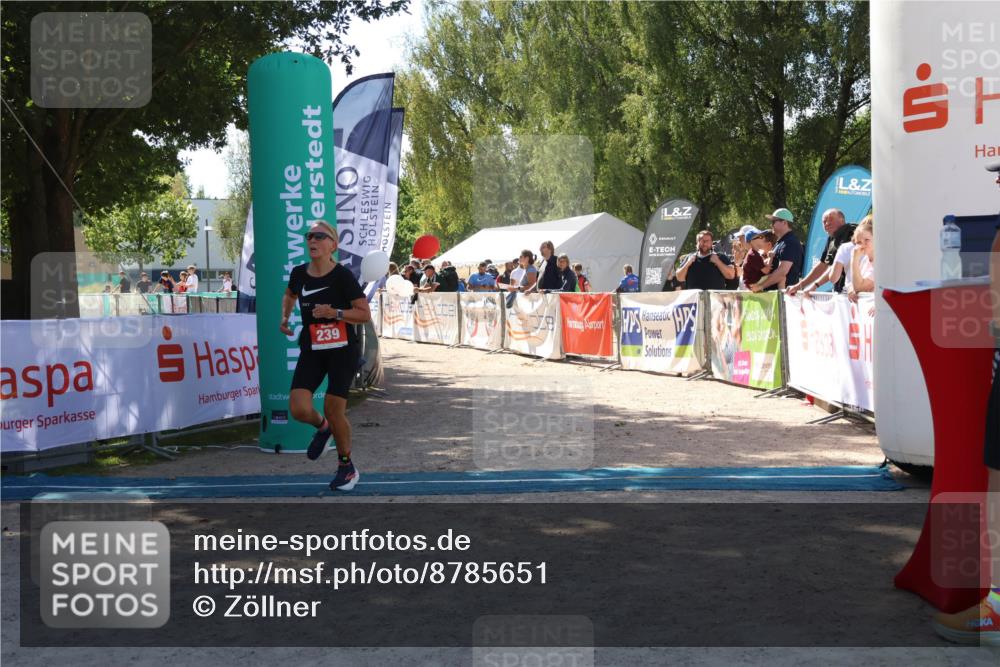 07.09.2025 - 19. Norderstedt Triathlon Zöllner http://msf.ph/oto/8785651 07.09.2025 13:18:28 Ziel 239 meine-sportfotos.de