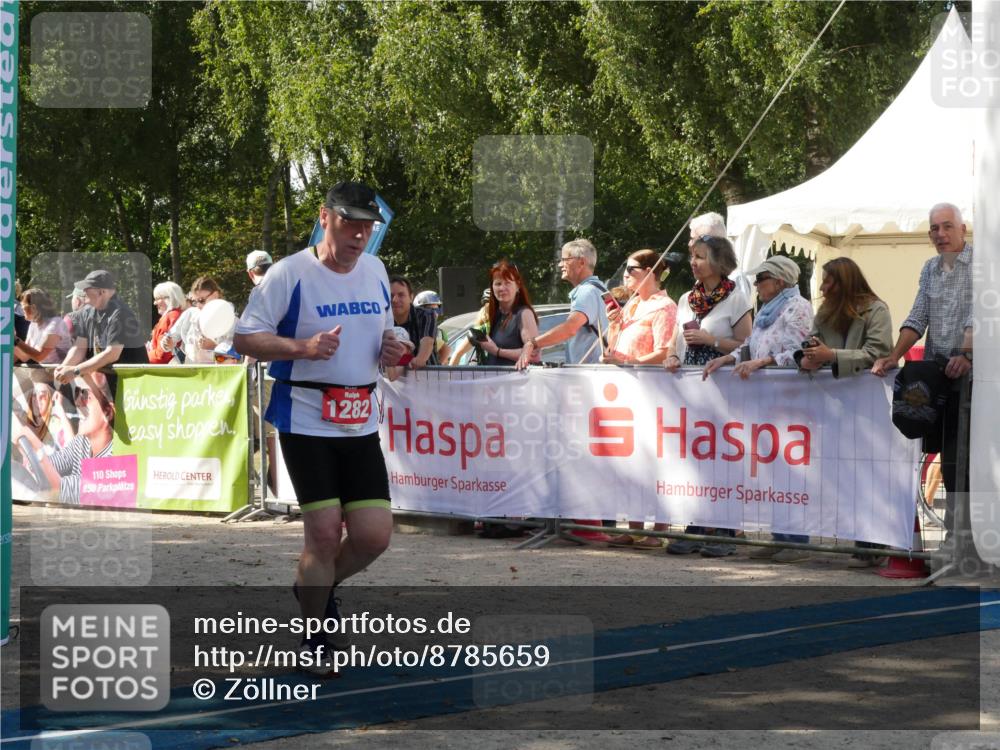 07.09.2025 - 19. Norderstedt Triathlon Zöllner http://msf.ph/oto/8785659 07.09.2025 12:48:54 Ziel 1282, 1349 meine-sportfotos.de