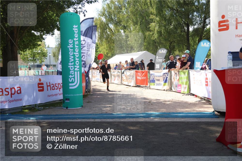 07.09.2025 - 19. Norderstedt Triathlon Zöllner http://msf.ph/oto/8785661 07.09.2025 13:19:00 Ziel 712, 814 meine-sportfotos.de