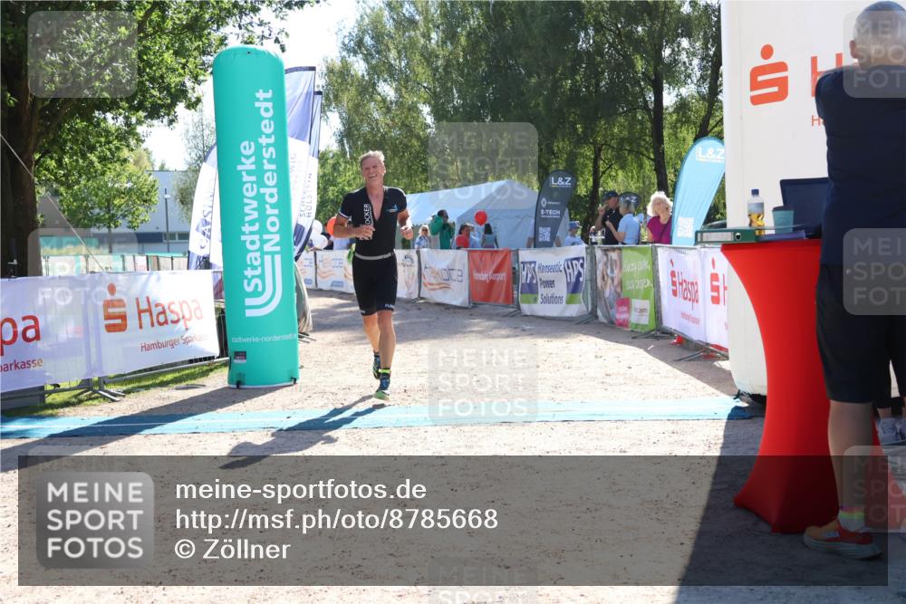 07.09.2025 - 19. Norderstedt Triathlon Zöllner http://msf.ph/oto/8785668 07.09.2025 15:32:36 Ziel 989 meine-sportfotos.de