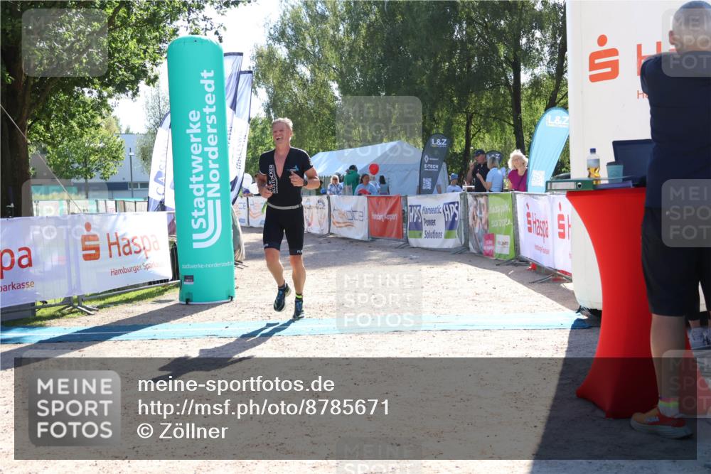 07.09.2025 - 19. Norderstedt Triathlon Zöllner http://msf.ph/oto/8785671 07.09.2025 15:32:36 Ziel 989 meine-sportfotos.de