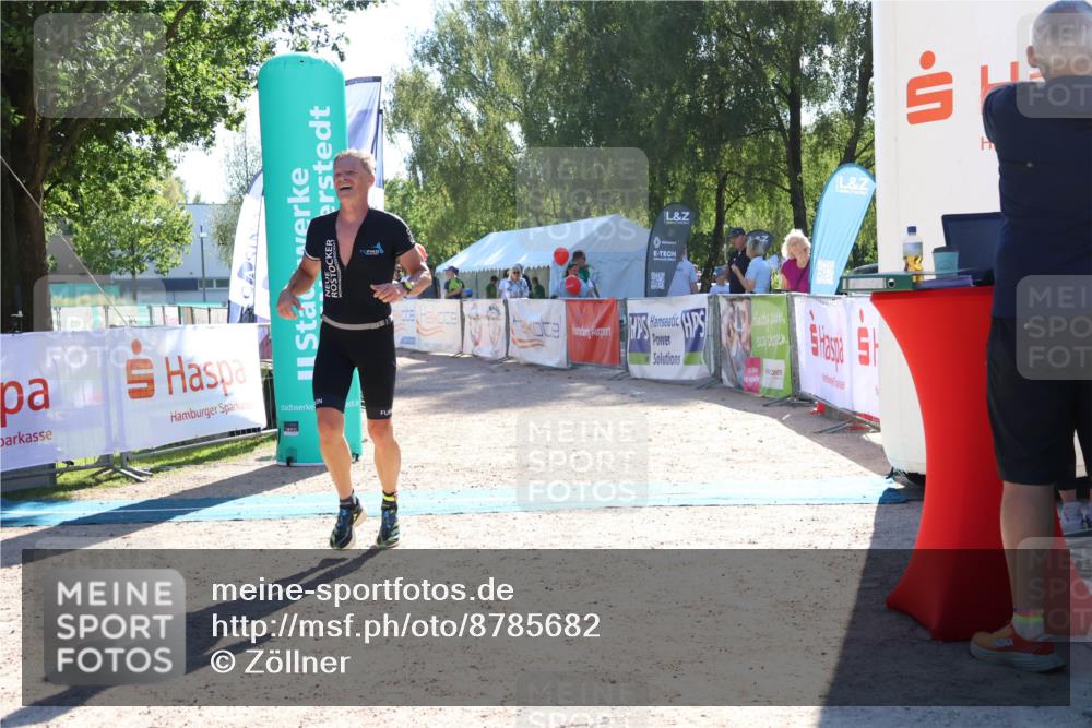 07.09.2025 - 19. Norderstedt Triathlon Zöllner http://msf.ph/oto/8785682 07.09.2025 15:32:37 Ziel 989 meine-sportfotos.de