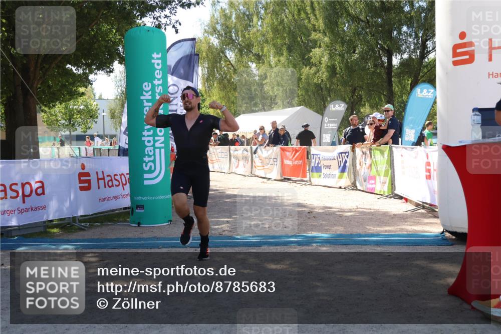 07.09.2025 - 19. Norderstedt Triathlon Zöllner http://msf.ph/oto/8785683 07.09.2025 13:19:02 Ziel 712 meine-sportfotos.de