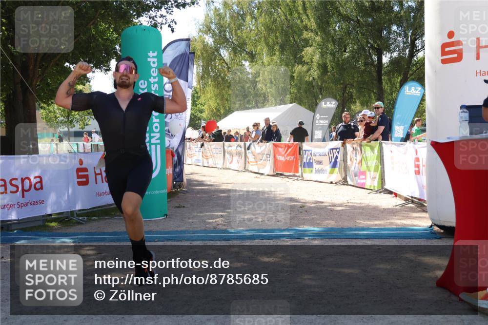 07.09.2025 - 19. Norderstedt Triathlon Zöllner http://msf.ph/oto/8785685 07.09.2025 13:19:02 Ziel 712 meine-sportfotos.de