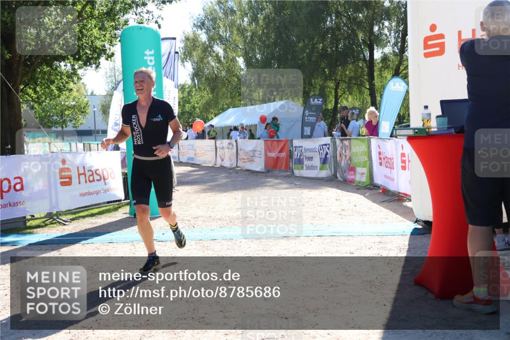 07.09.2025 - 19. Norderstedt Triathlon Zöllner http://msf.ph/oto/8785686 07.09.2025 15:32:37 Ziel 989 meine-sportfotos.de