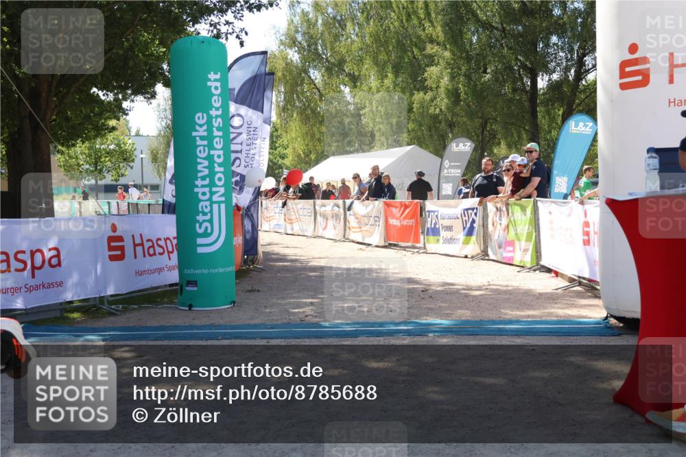 07.09.2025 - 19. Norderstedt Triathlon Zöllner http://msf.ph/oto/8785688 07.09.2025 13:19:02 Ziel 712 meine-sportfotos.de